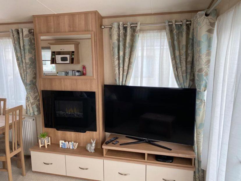 Kingfisher Court 2 Tattershall Lakes With Hot Tub מראה חיצוני תמונה