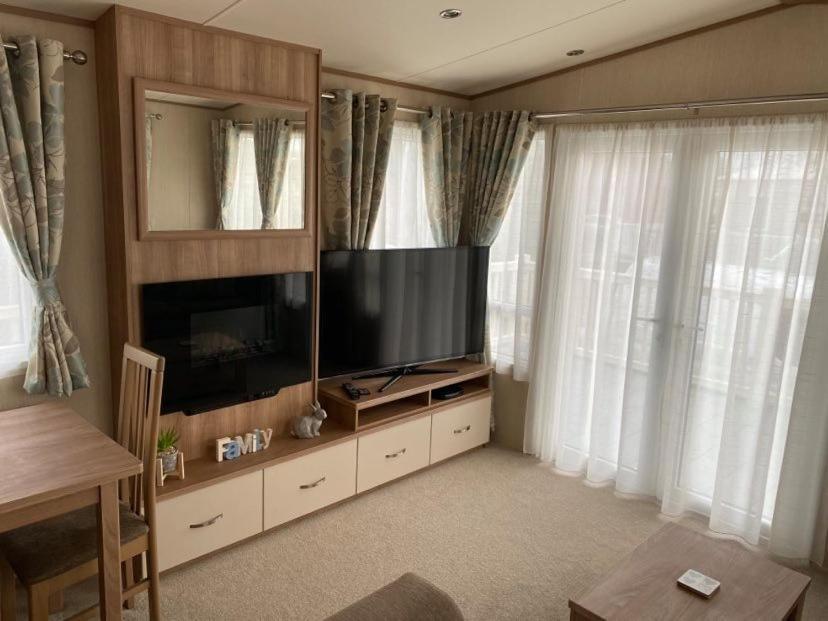 Kingfisher Court 2 Tattershall Lakes With Hot Tub מראה חיצוני תמונה