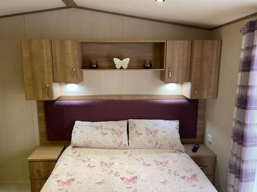 Kingfisher Court 2 Tattershall Lakes With Hot Tub מראה חיצוני תמונה